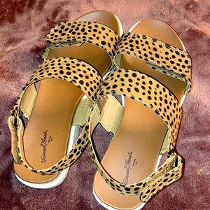 Sandals 6 1/2 Tan and Black